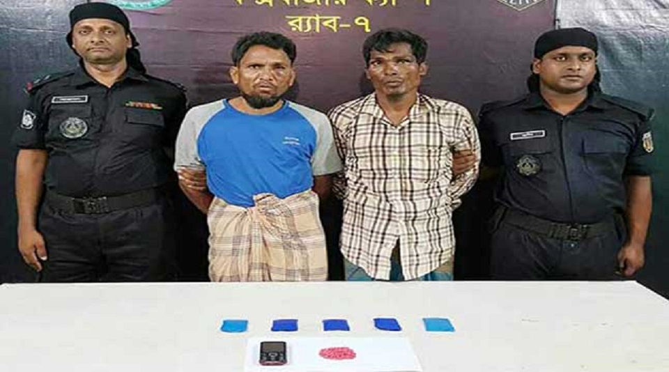 টেকনাফে ইয়াবাসহ ২ রোহিঙ্গা আটক