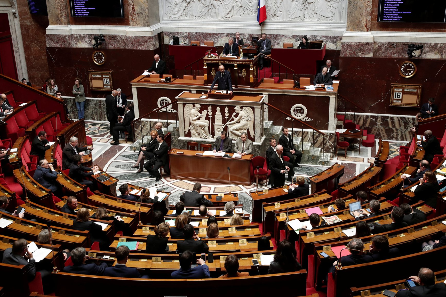 ফ্রান্সে কঠিন হচ্ছে রাজনৈতিক আশ্রয় পাওয়া