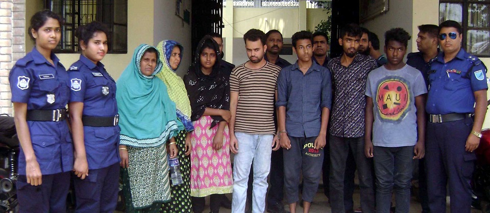 স্কুলছাত্রকে কুপিয়ে হত্যায় একই পরিবারের ৭ জন কারাগারে