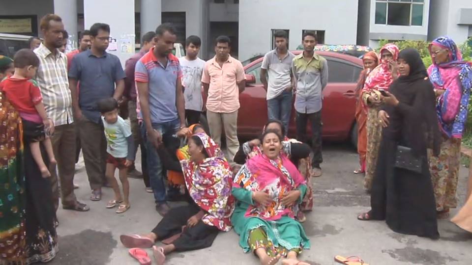 বগুড়ায় ট্রাক-লেগুনা সংঘর্ষে নিহত ৫