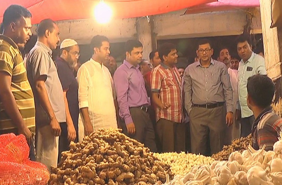 বুধবারের মধ্যে বগুড়ায় সব দোকানে মূল্যতালিকা টানানোর নির্দেশ