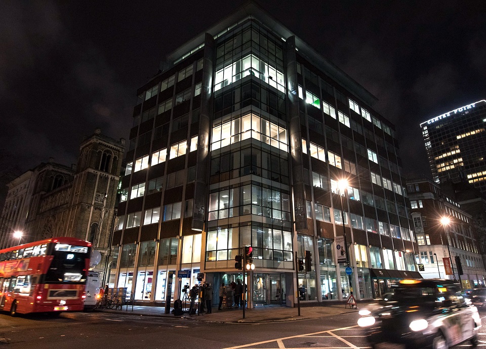 ক্যামব্রিজ অ্যানালিটিকা বন্ধ