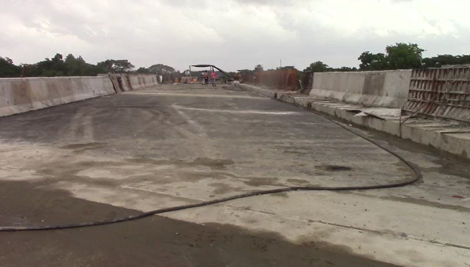 খুলে দেয়া হয়েছে ফতেহপুর রেল ওভারপাসের একটি লেন