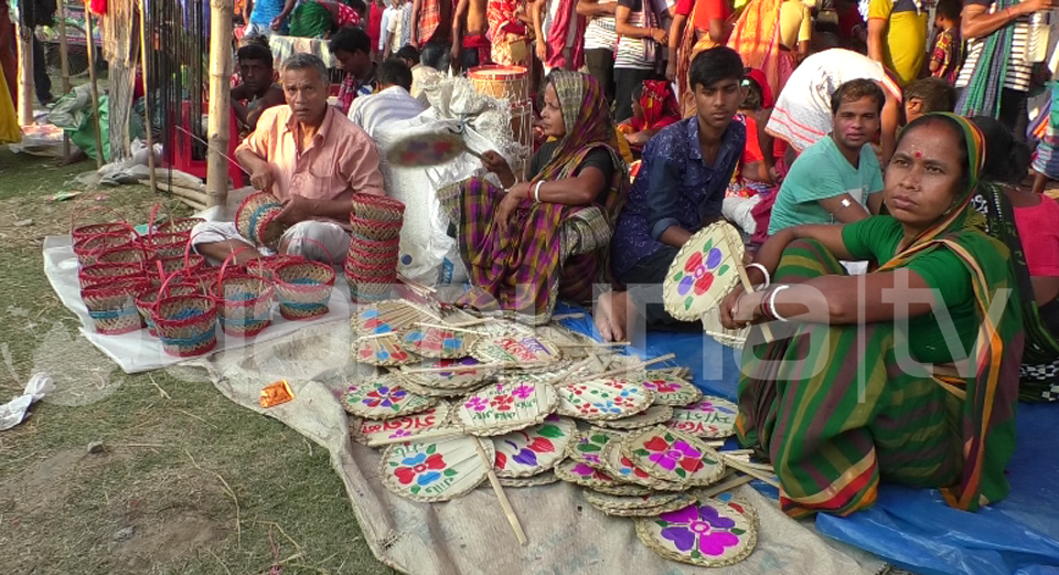 মাদারীপুরে চলছে শতবছরের কুম্ভমেলা