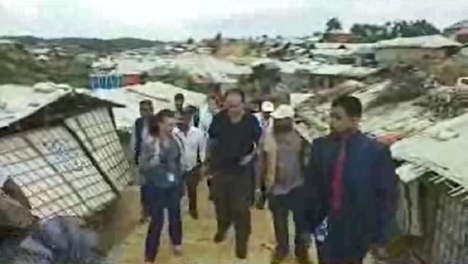 রোহিঙ্গা শিবির পরিদর্শন করেছেন ব্রিটিশ পররাষ্ট্রমন্ত্রী