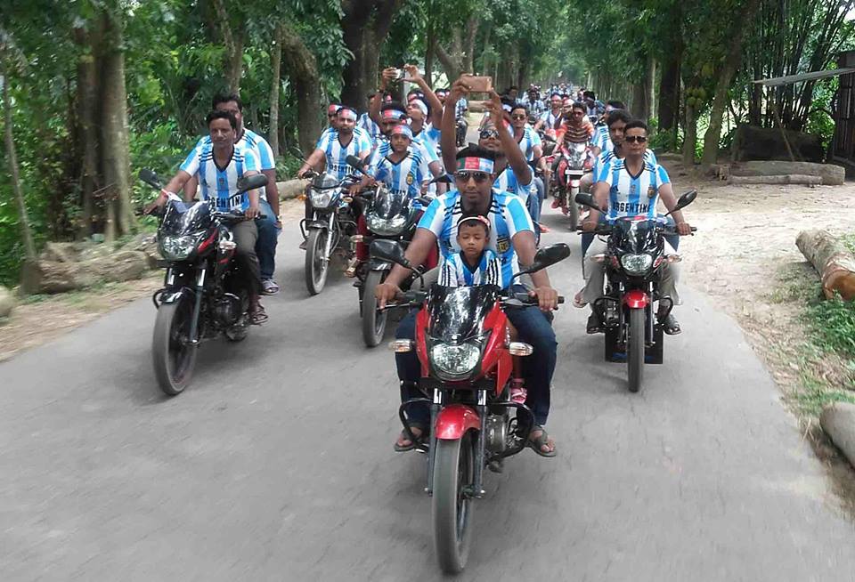 শতাধিক মোটর সাইকেল নিয়ে আর্জেন্টিনা সমর্থকদের শোভাযাত্রা