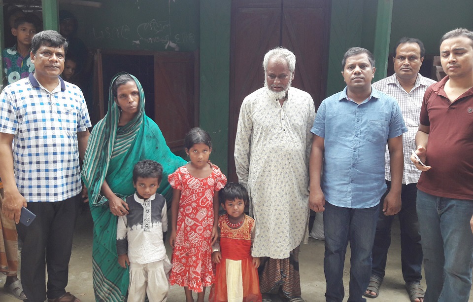 ব্রীজের নিচে আশ্রয় নেয়া সেই পরিবারটি কুড়িগ্রামে