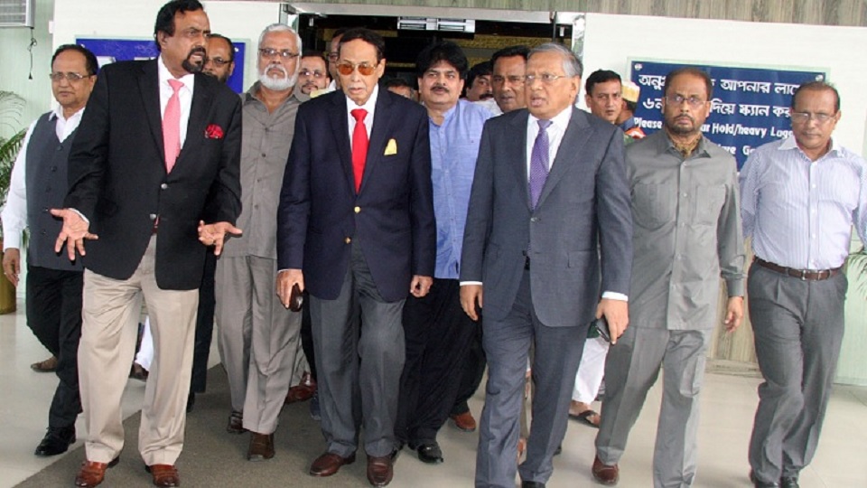 সফর শেষে দেশে ফিরলেন এরশাদ