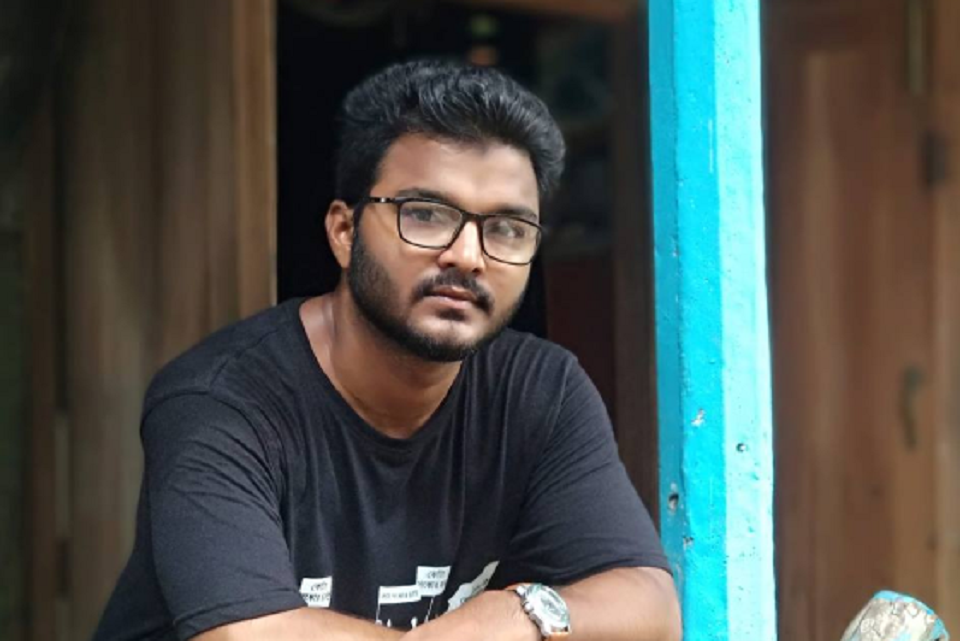 ফারুককে গ্রেফতার দেখিয়েছে পুলিশ