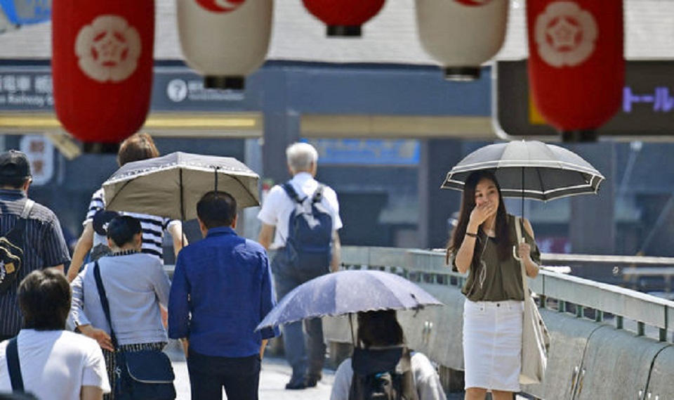 জাপানের অর্থনীতিতে ধ্স, এক দশকে সর্বনিম্ন জিডিপি