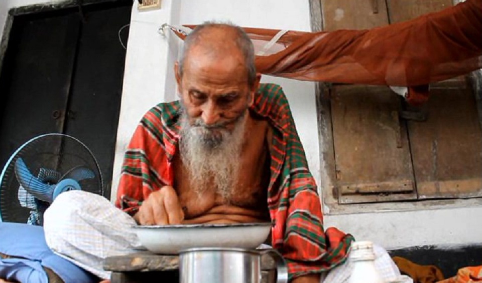 বিশ্বের সবচেয়ে বয়স্ক মানুষ ঝিনাইদহের শের আলী মিয়া?