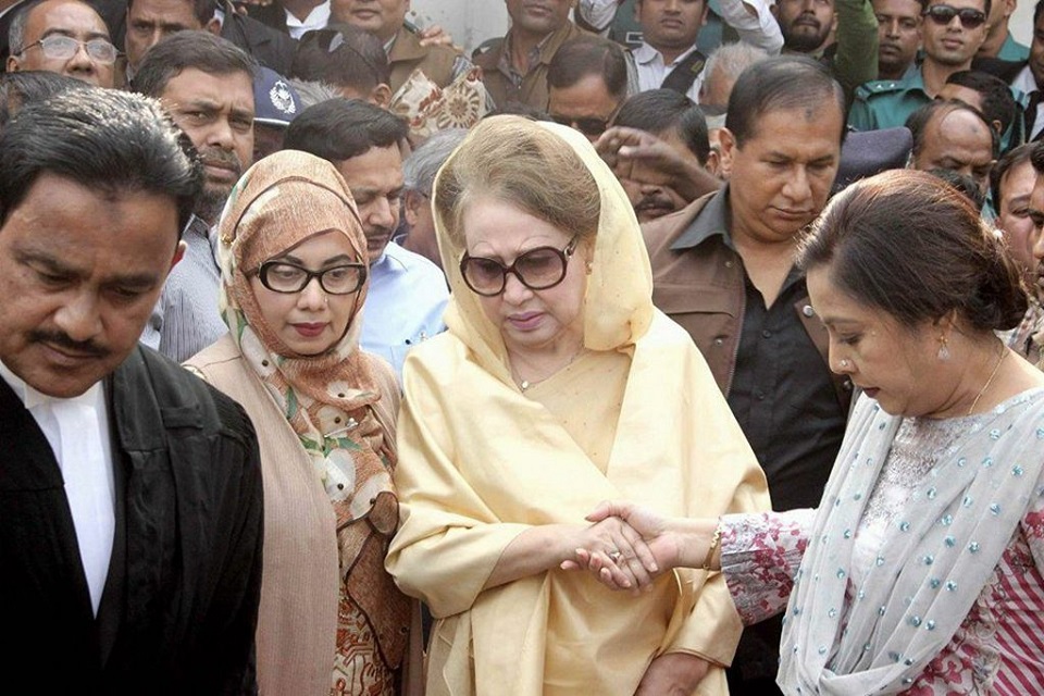 ২৪ ঘণ্টার মধ্যে খালেদাকে হাসপাতালে ভর্তির আহ্বান আইনজীবীদের
