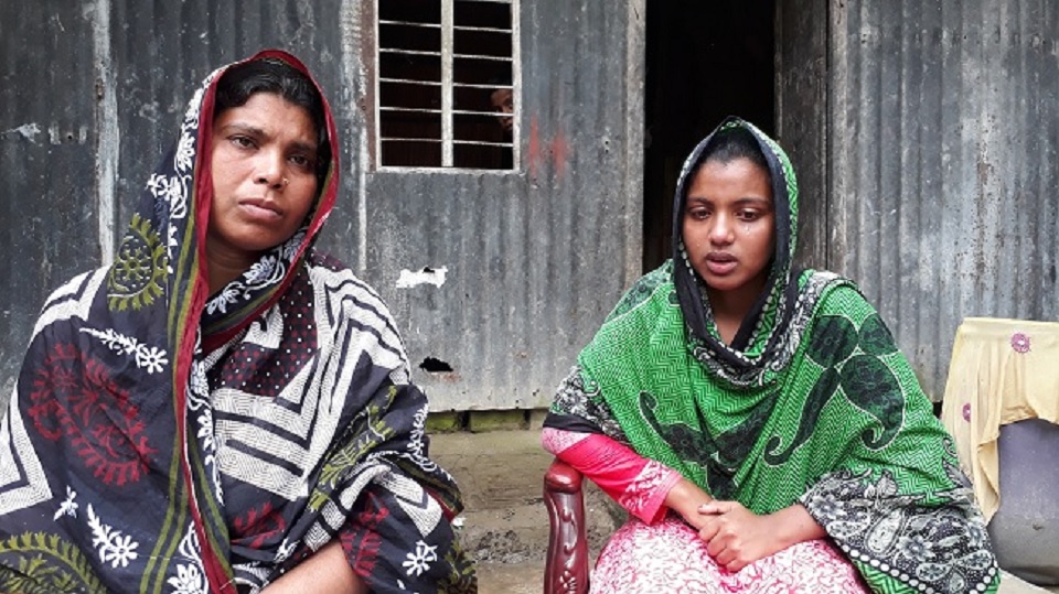 মিলাদে পাওয়া একটি জিলাপি দিয়েই মেয়েকে মিষ্টিমুখ করালেন বাবা