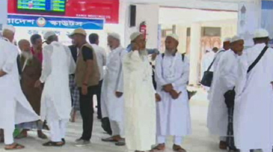 কাল থেকে শুরু হচ্ছে হজ ফ্লাইট