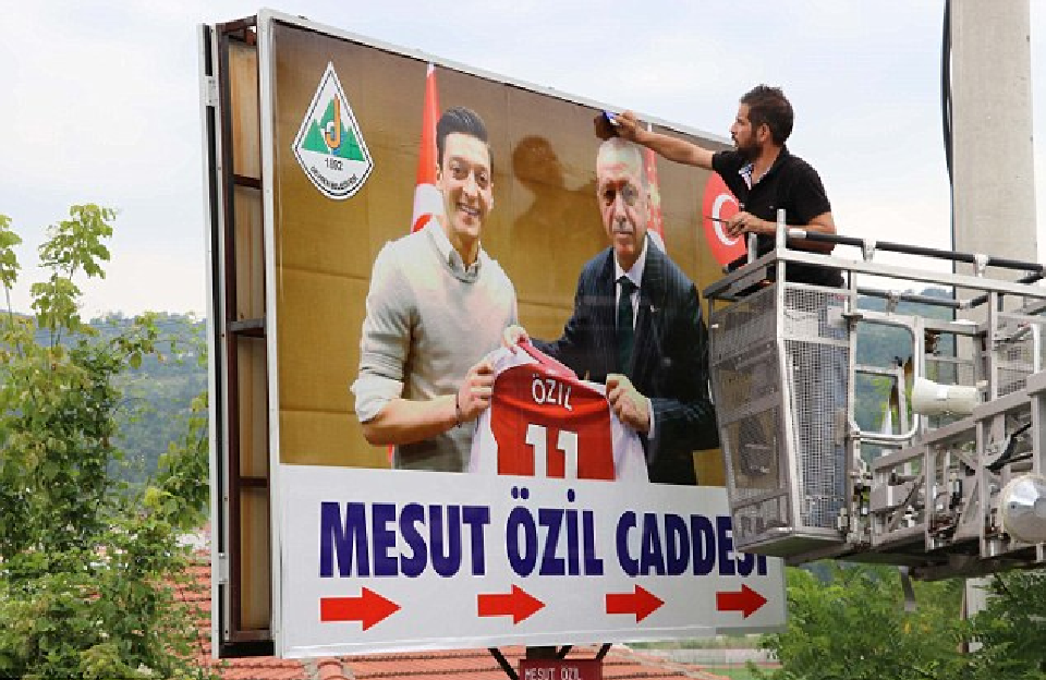 ওজিলের প্রতি সম্মান জানিয়ে তুরস্কে ‘ওজিল স্ট্রিট’