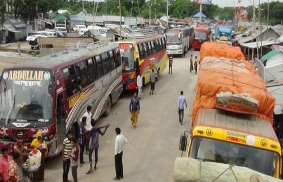 নাব্য সংকট আর তীব্র স্রোতে শিমুলিয়া-কাঁঠালবাড়ি নৌরুটে ফেরি চলাচল ব্যাহত