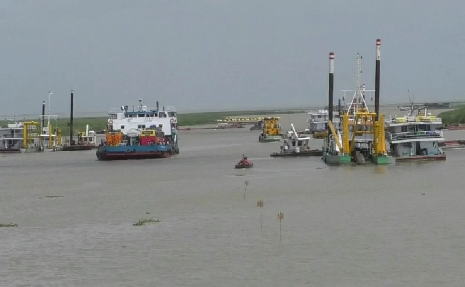 ভয়াবহ নাব্যতা সংকটে পদ্মা; বন্ধের শঙ্কায় লৌহজং টার্নিং পয়েন্ট