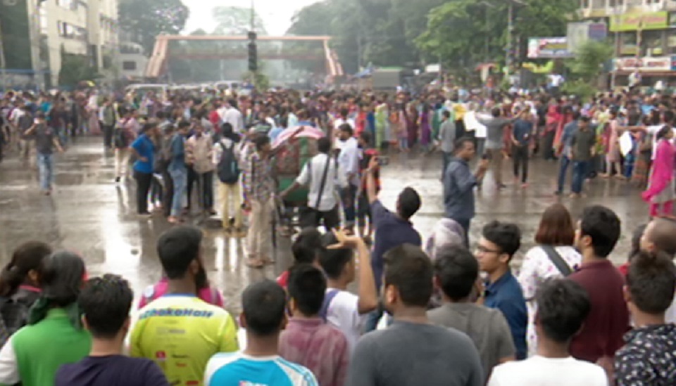 রাজধানীতে আজও বিক্ষোভ, সংঘর্ষ