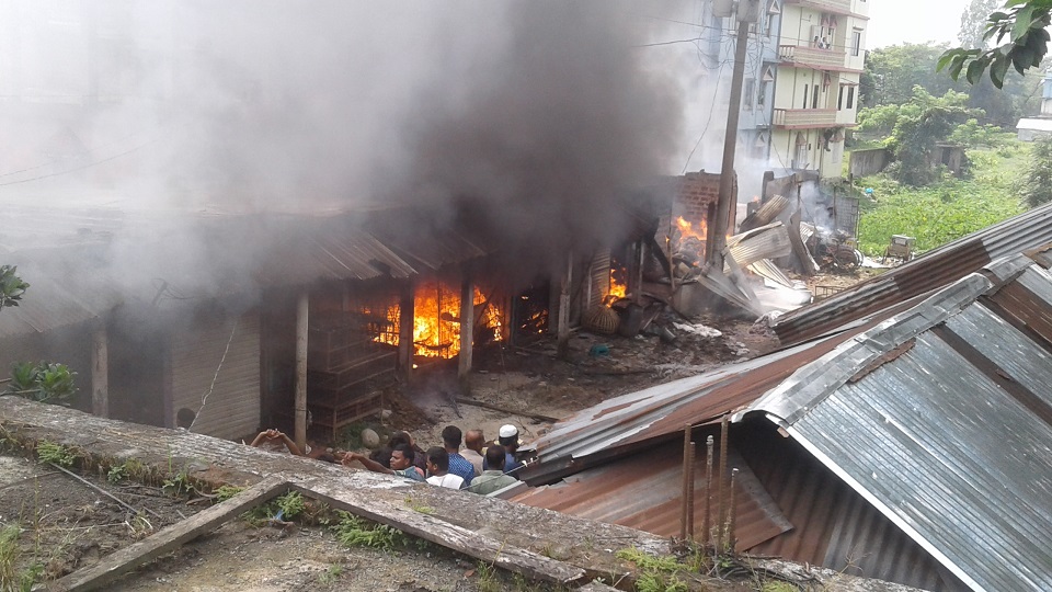 মৌলভীবাজারের শেরপুরে ভয়াবহ অগ্নিকাণ্ড