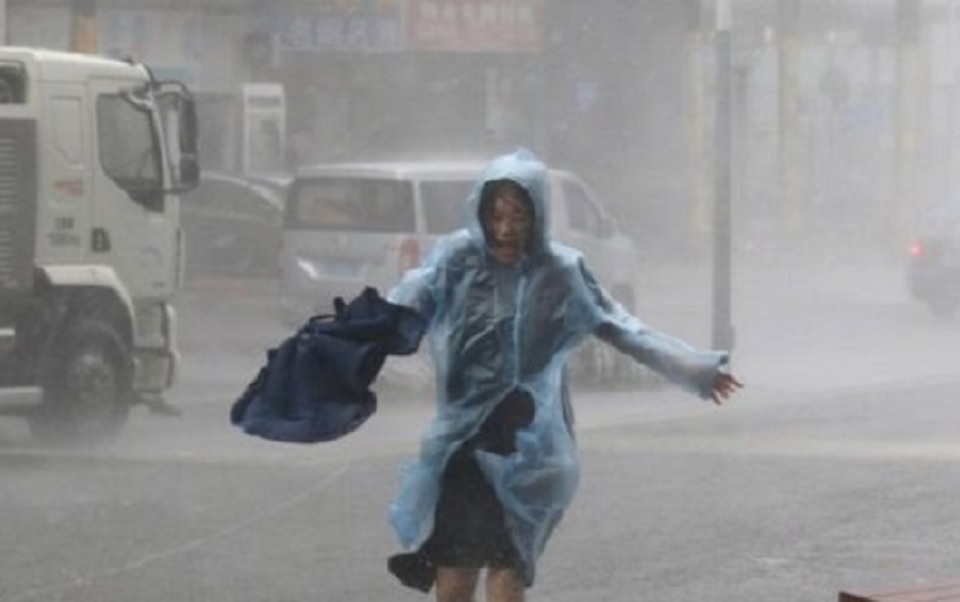 ‘মাংখুটে’ বিপর্যন্ত চীন, ফিলিপাইন ও হংকং