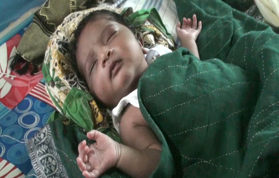 দর কষাকষিতে নবজাতক হাতবদল