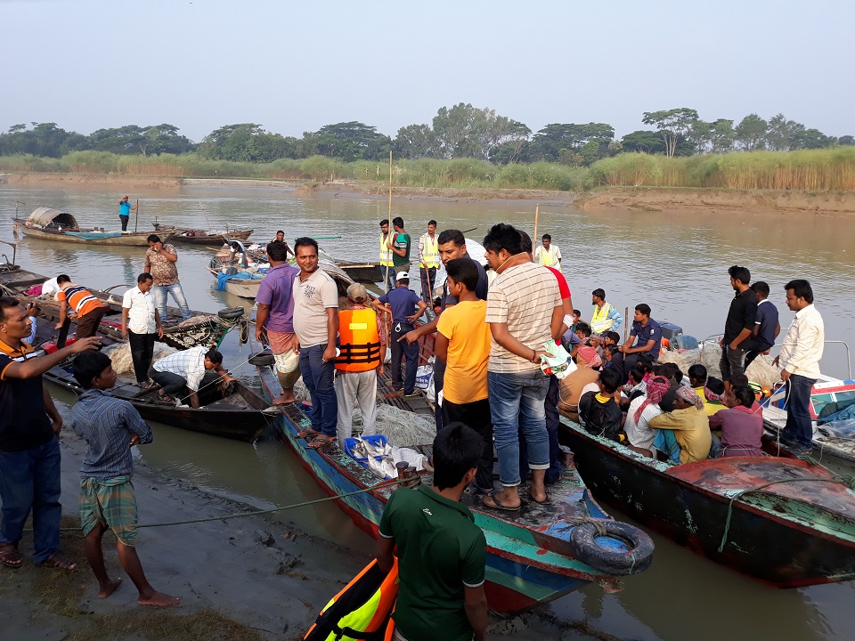 ইলিশ শিকারের দায়ে শরীয়তপুরে ৭২ জেলে আটক