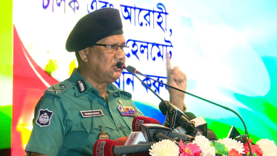 ‘সড়কে বিশৃঙ্খলার জন্য অপরিকল্পিত নগরায়ন দায়ী’