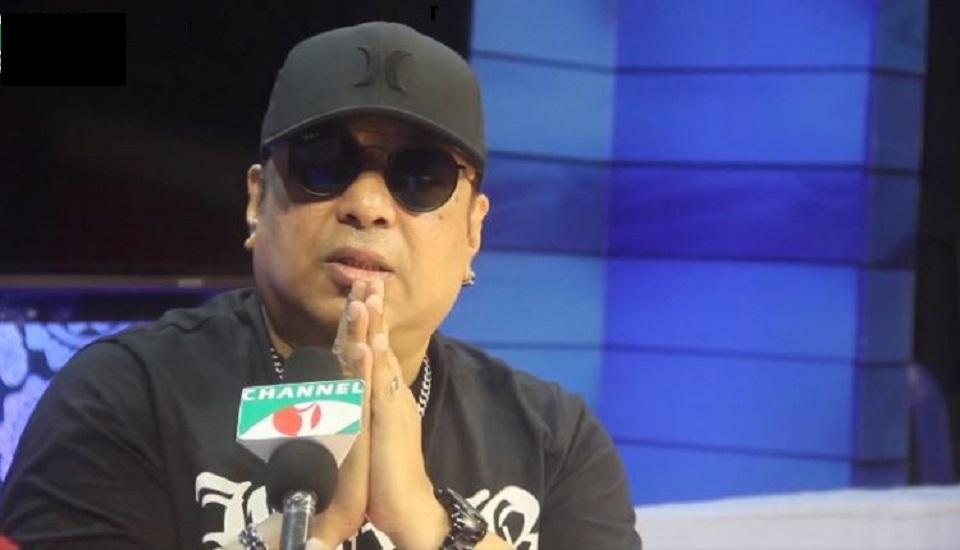 হাতজোড় করে ভক্ত ও বাঙালিদের আইয়ুব বাচ্চু যা বলেছিলেন