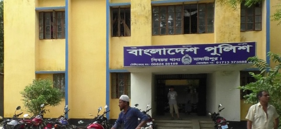 শিবচরে নসিমন চাপায় কলেজ ছাত্র নিহত