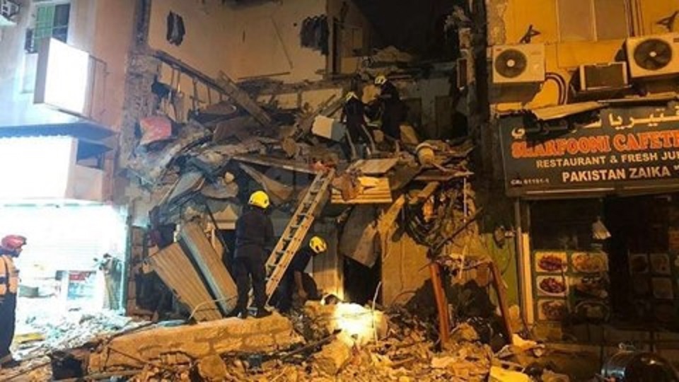 বাহরাইনে দোতলা আবাসিক ভবন ধসে আহত ২০