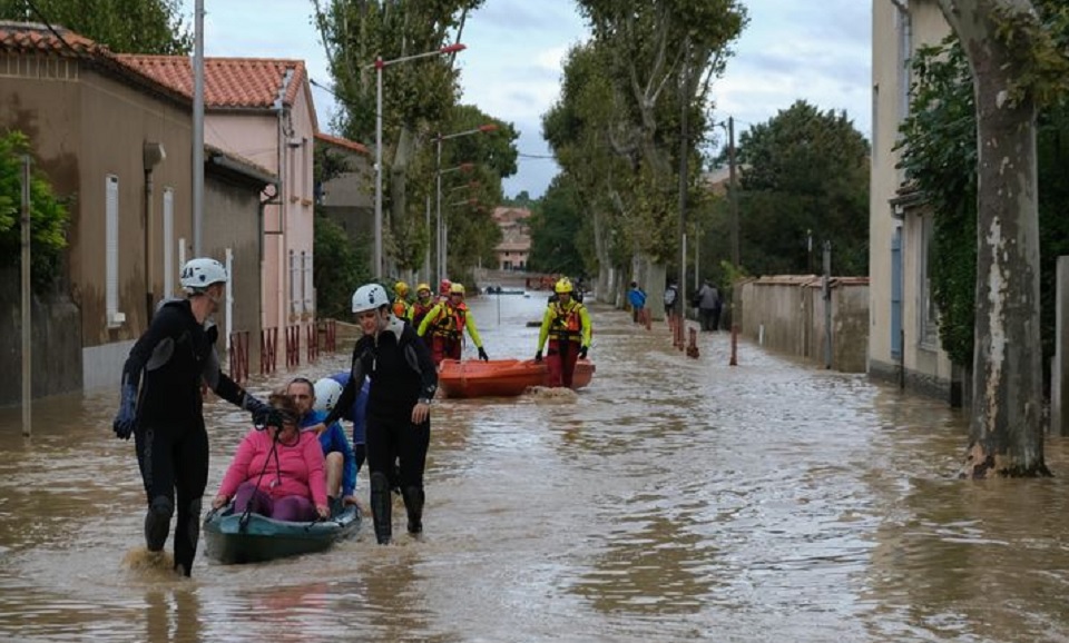 ফ্রান্সে আকস্মিক বন্যায় প্রাণ গেছে ১৩ জনের
