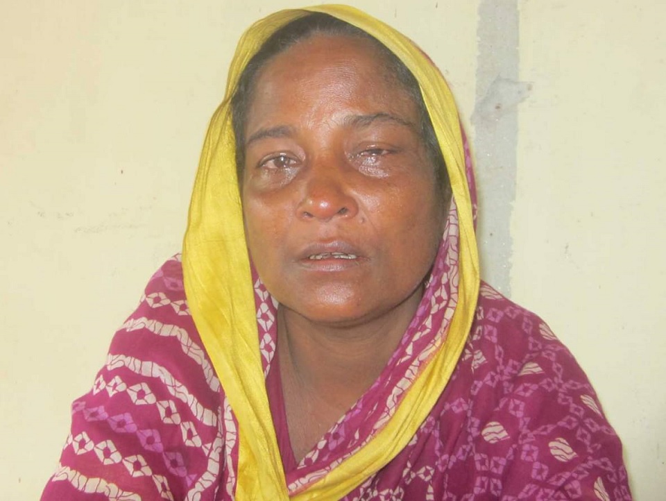 গাইবান্ধায় জন্মদাতা মাকে নির্যাতনের অভিযোগ ছেলে ও পুত্রবধূর বিরুদ্ধে!