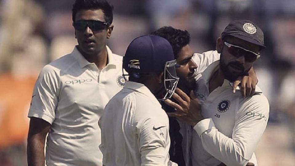 কোহলিকে জোর করে চুমুর চেষ্টা, ভক্ত গ্রেফতার!