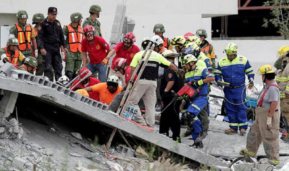 মেক্সিকোতে নির্মাণাধীন শপিং মল ধসে নিহত ৭