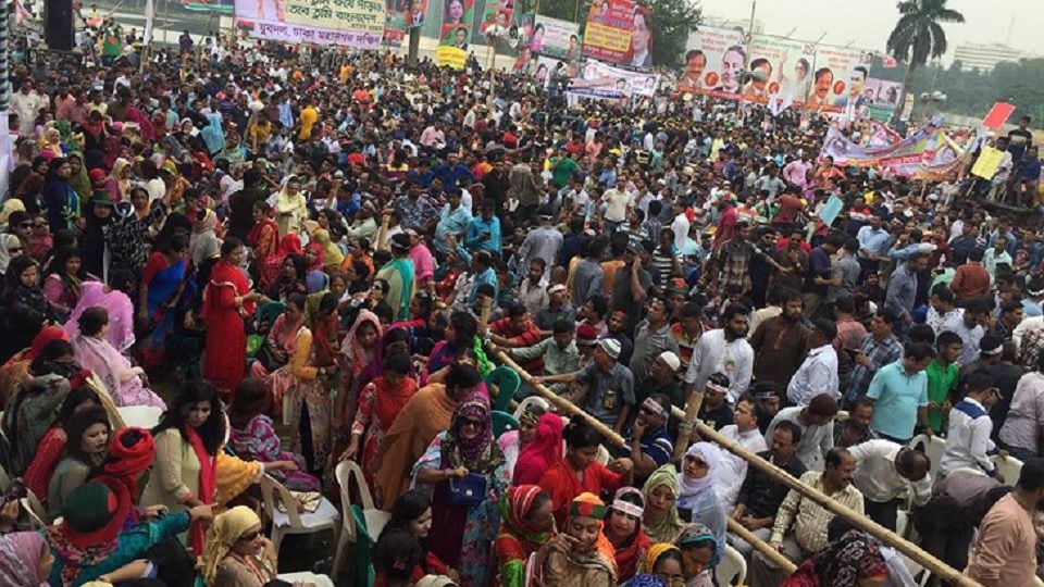 সোহরাওয়ার্দীতে ঐক্যফ্রন্টের জনসভা চলছে