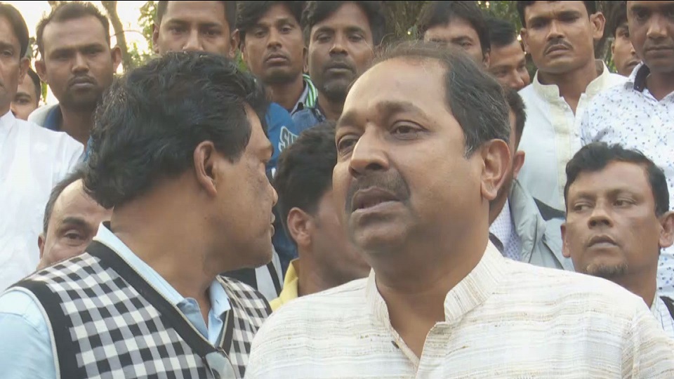 মনোনয়ন না পেয়ে কাঁদলেন সাংসদ কাজী আব্দুল ওয়াদুদ