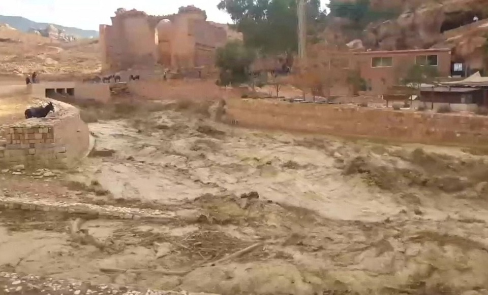 জর্ডানের পেটরায় আকস্মিক বন্যায় প্রাণ গেছে ৯ জনের