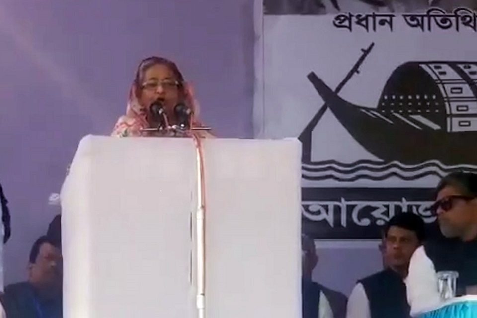 ক্ষমতায় না এলে পদ্মা সেতুর কাজ বন্ধ হয়ে যেতে পারে: প্রধানমন্ত্রী