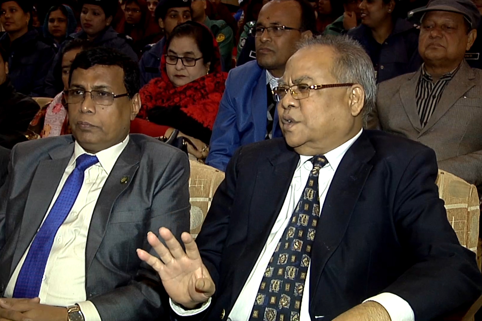 যার হাতে অস্ত্র থাকে, তার বিচারিক ক্ষমতা লাগে না: নির্বাচন কমিশনার