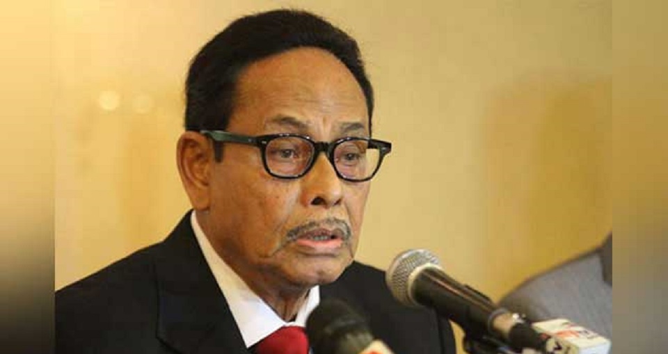 উন্নত চিকিৎসার জন্য দেশের বাইরে যেতে দিচ্ছে না: এরশাদ