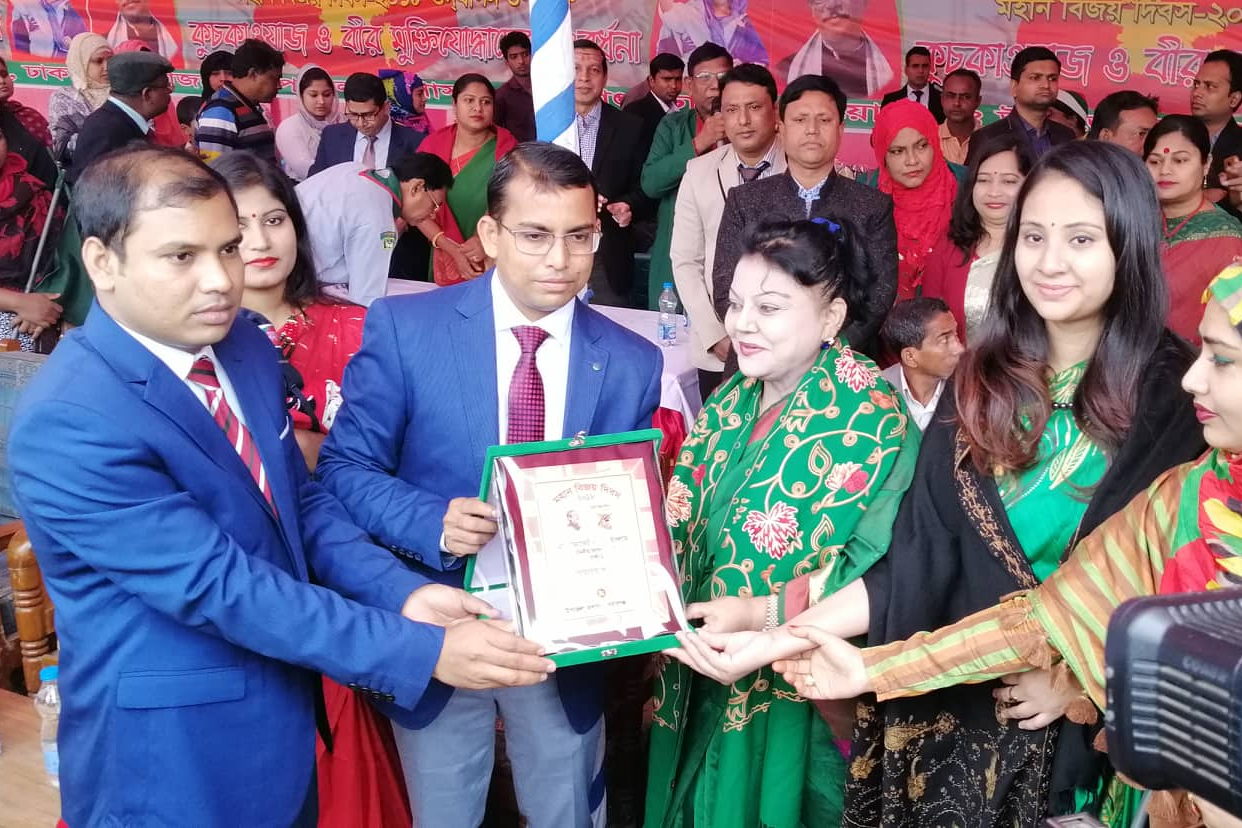 নবাবগঞ্জে বিজয় দিবস উদযাপন