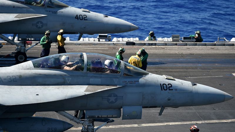 জাপান উপকূলে দুই মার্কিন যুদ্ধবিমানের ধাক্কা, নিখোঁজ ৫