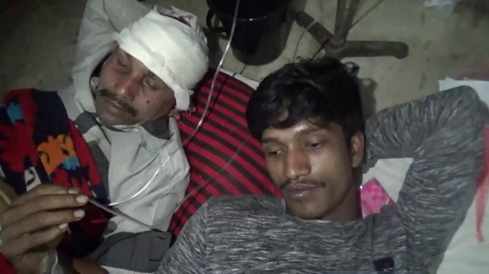 ফরিদপুর-৪ আসনে নৌকা ও সিংহ প্রতীকের সমর্থকদের সংঘর্ষ