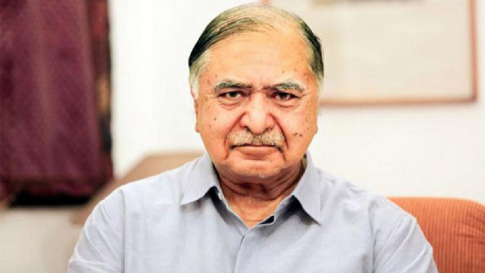 রাতে দেশে ফিরছেন ড. কামাল