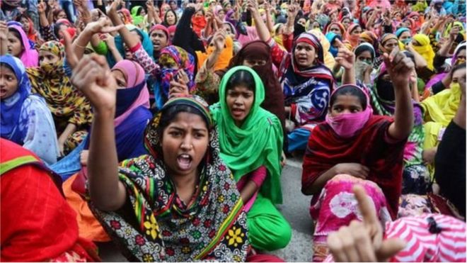 পোশাক শ্রমিকদের মজুরি কাঠামো সমন্বয়ের নির্দেশ প্রধানমন্ত্রীর