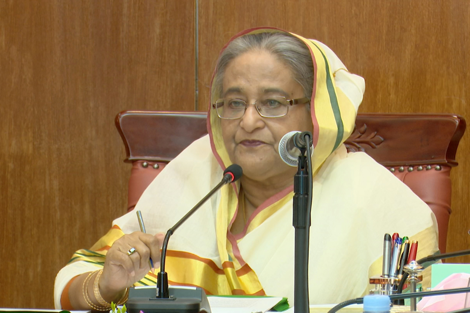 উন্নয়ন প্রকল্পে নজরদারি আরও বাড়াতে হবে: প্রধানমন্ত্রী