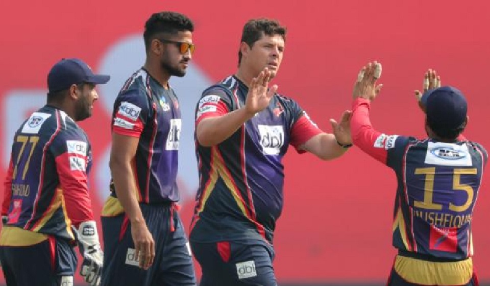 বিপিএলের প্রথম সুপার ওভার, শেষ হাসি চিটাগং ভাইকিংসের