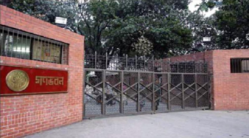 প্রধানমন্ত্রীর আমন্ত্রণে চা-চক্রে যোগ দিয়েছেন বিভিন্ন রাজনৈতিক দলের নেতারা