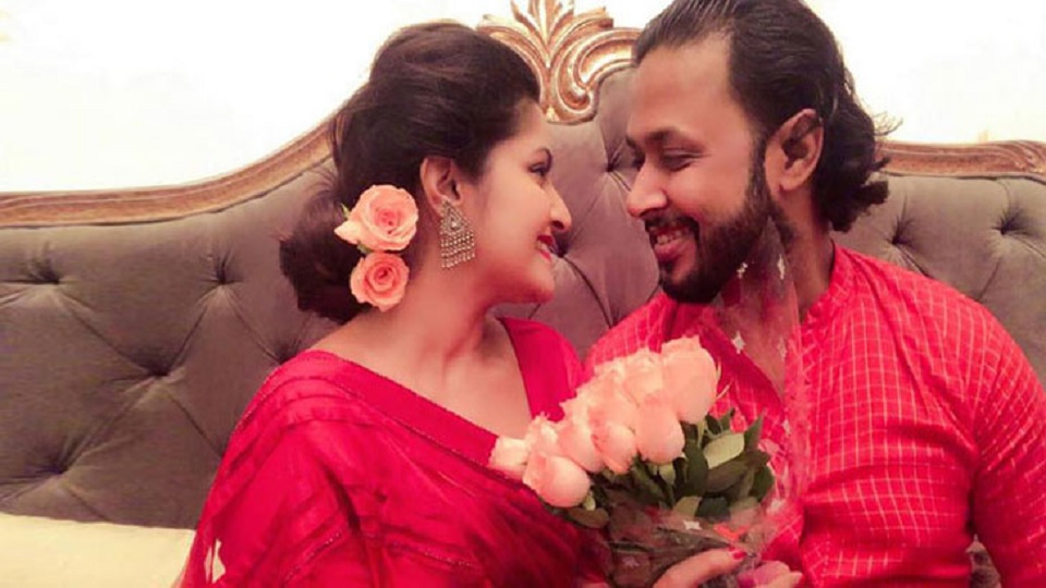 বাগদান সারলেন পরীমনি-তামিম