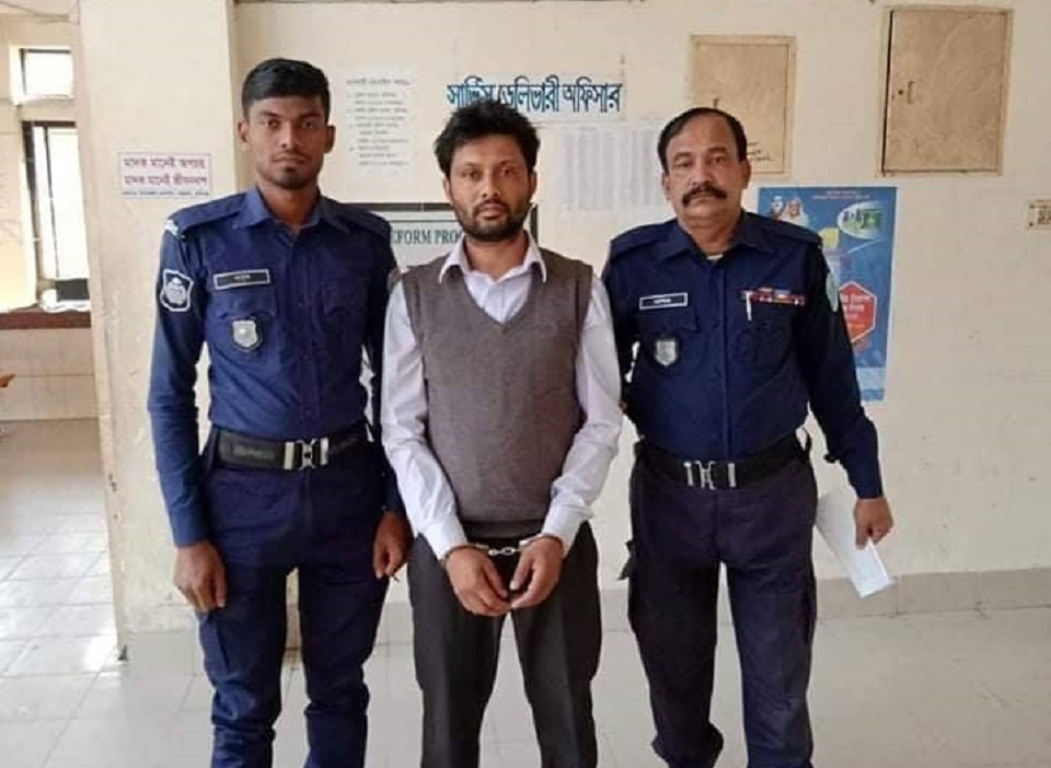 মোবাইলে প্রশ্নফাঁসের চেষ্টায় শিক্ষকের কারাদণ্ড, ৭ শিক্ষার্থী বহিষ্কার